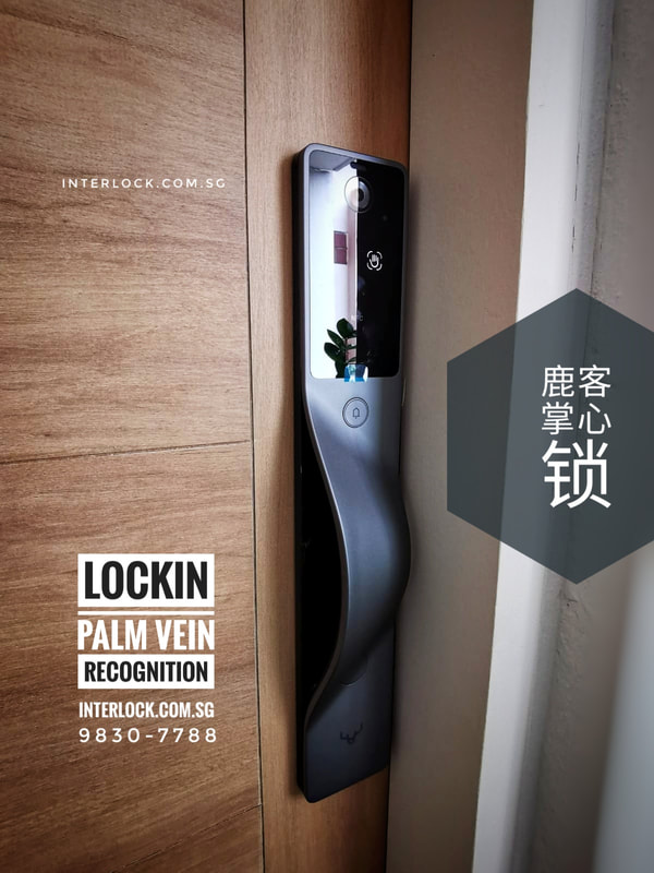 Lockin V5 Max Palm Vein Recognition angled front view of customer from Interlock Singapore. 鹿客V5 Max掌心锁可视化猫眼
