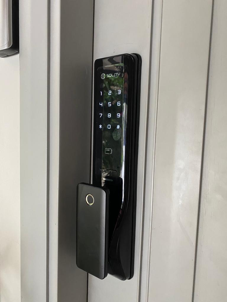 Solity GP-6000BKF One Touch Push Pull Handle Smart Door Lock customer 2 from Interlock Singapore